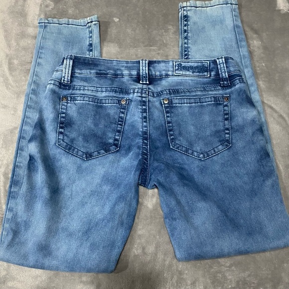 Request Jeans - Picture 3 of 6
